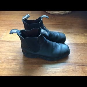 Blundstone boots size 8